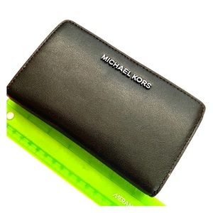 Michael Kors medium wallet